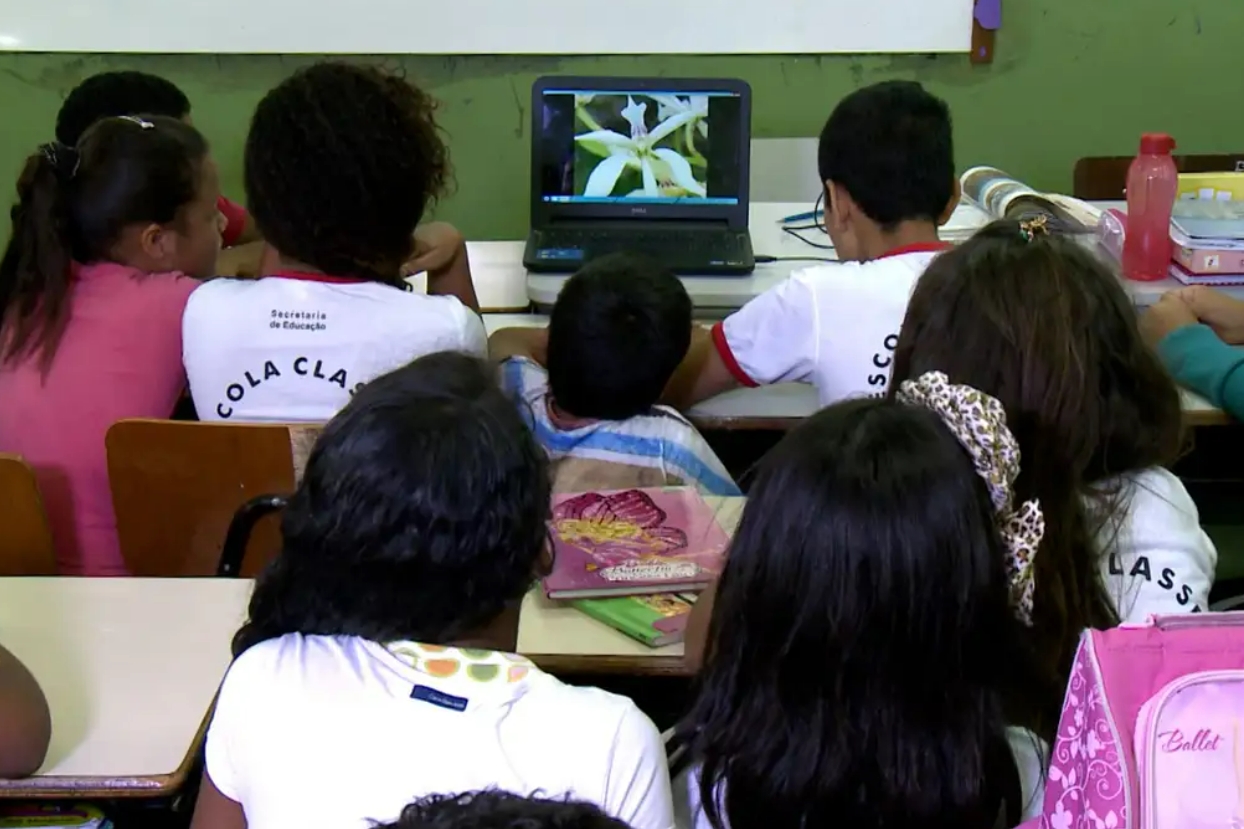 Lei antirracista: metade das escolas ainda não cumpre normas