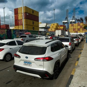 Na véspera do feriado, ferry-boat tem espera de mais de quatro horas em Salvador