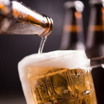 Consumo de álcool causa 12 mortes por hora no país, aponta estudo da Fiocruz