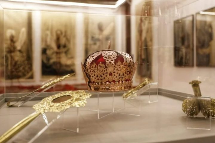Joias de Crioula: Exposição conta história de mulheres negras do Brasil através de objetos e fotografias
