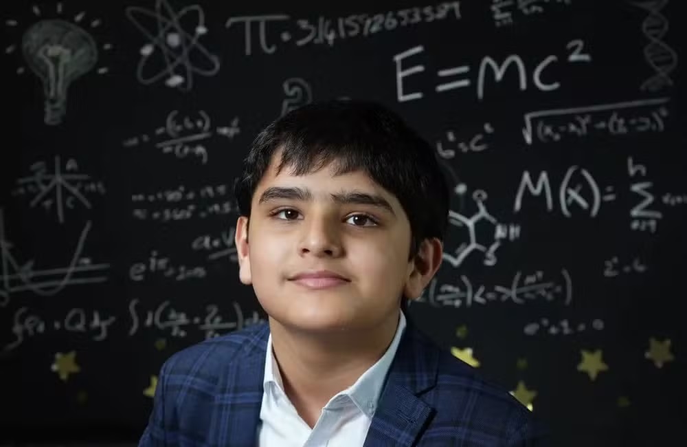 Conheça o estudante de 10 anos que superou QI de Albert Einstein e Stephen Hawking