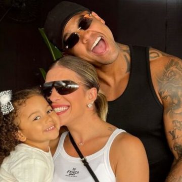 Filha de Leo Santana se declara para Ivete Sangalo em karaokê de brinquedo: ‘Amo tia Veveta’