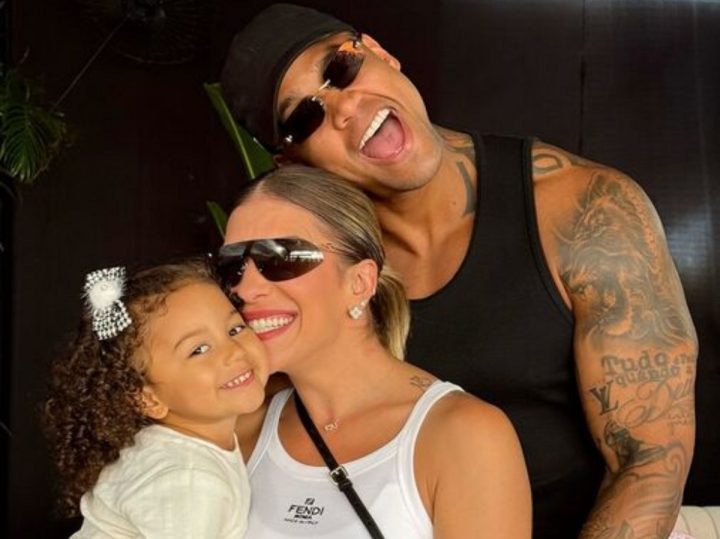 Filha de Leo Santana se declara para Ivete Sangalo em karaokê de brinquedo: ‘Amo tia Veveta’