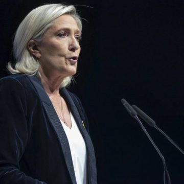 Justiça da França pede cinco anos de prisão para Marine Le Pen; entenda