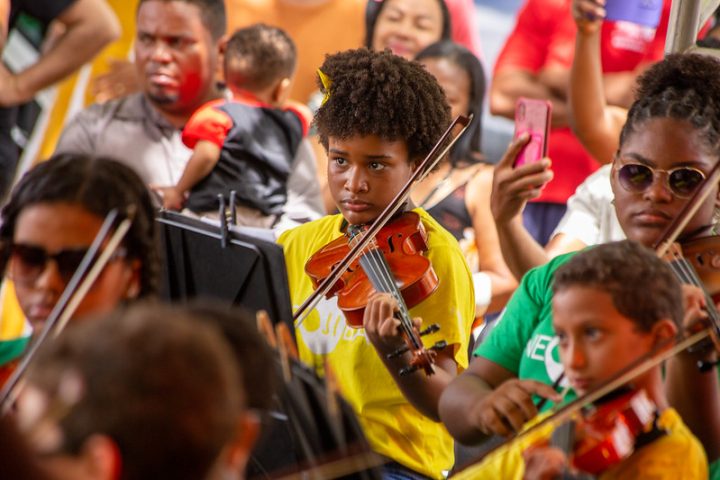 Neojiba oferece bolsas de até R$ 1.100 para mais de 300 vagas em cursos de formação musical