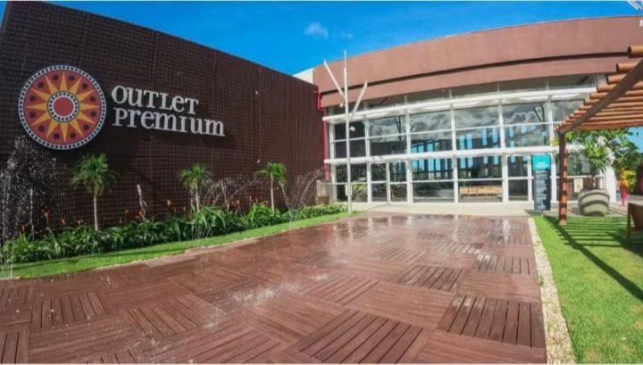 Outlet Premium Salvador oferece 100 vagas de emprego para o fim de ano