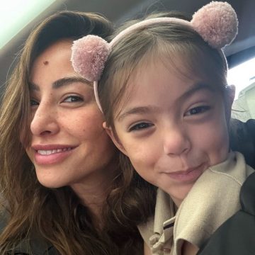 Sabrina Sato mostra momentos fofos com a filha Zoe: ‘Cada dia é único’