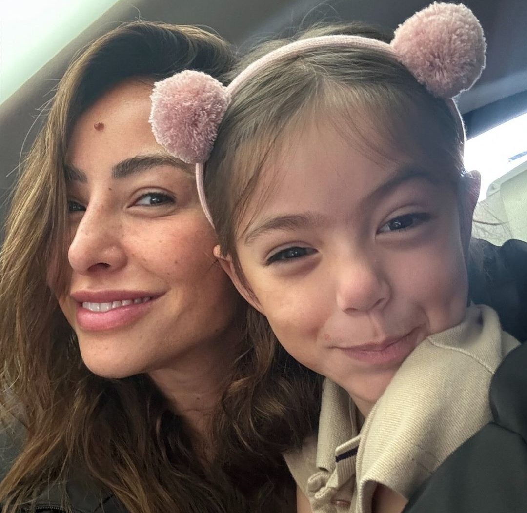 Sabrina Sato mostra momentos fofos com a filha Zoe: ‘Cada dia é único’