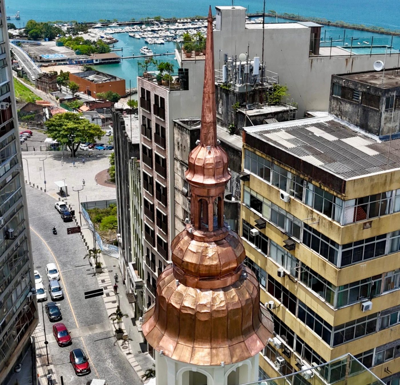 Fera Palace conclui restauração da icônica cúpula de cobre em Salvador