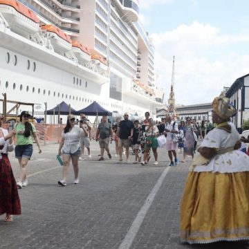 Salvador recebe mais de 6 mil turistas de cruzeiro na véspera de Natal