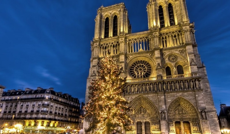 Catedral de Notre-Dame celebra primeiras missas de Natal após incêndio devastador em 2019