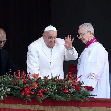 Papa Francisco clama por Paz no Natal: ‘calem-se as armas e superem as divisões’