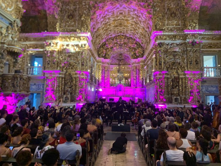 OSBA lota igreja do Pelourinho com concerto especial de Natal