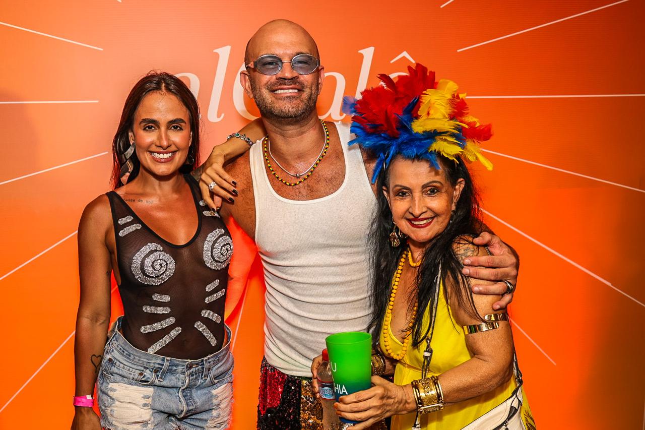 Carol Peixinho, Vitor Portela e  Lícia Peixinho