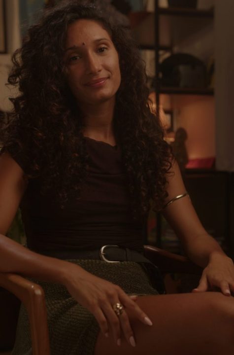 Membro do clã Pitanga, cantora Calu Manhães exalta raízes nordestinas em show na Sala do Coro do TCA