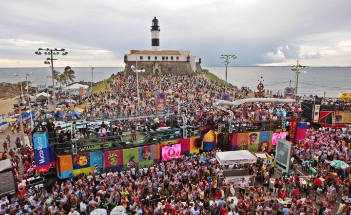 Bahia tem 4 dos 6 destinos mais desejados do Brasil para o Carnaval; Salvador lidera