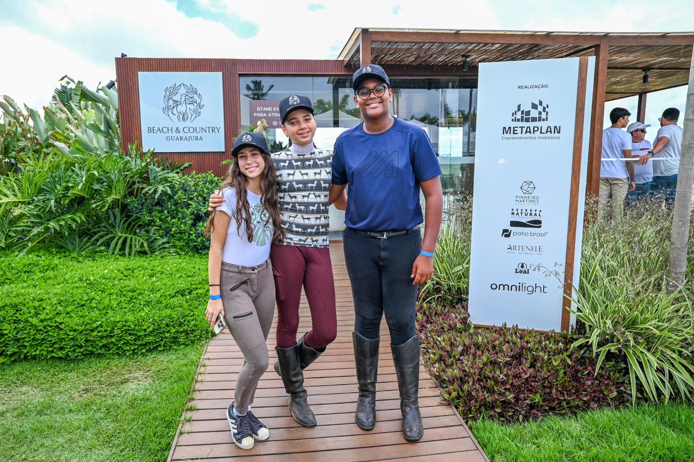 Beatrice Janott, Sophia Gomes e João Marcos Nascimento