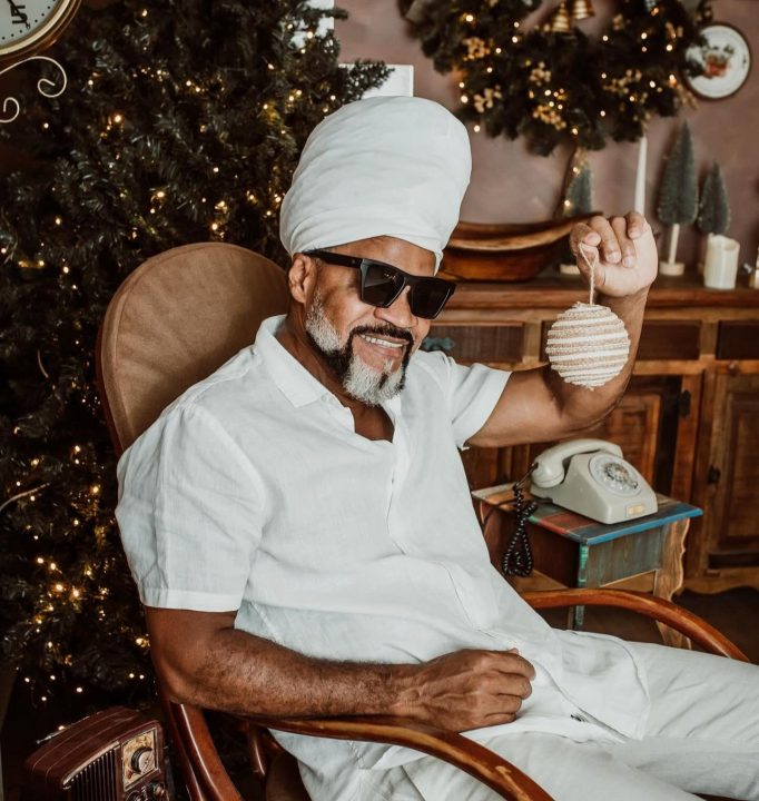 Carlinhos Brown compartilha mensagem de Natal: ‘Que seja um momento de muita paz’