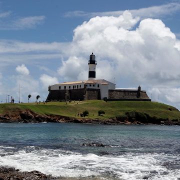 Salvador tem 19 praias impróprias para banho neste fim de semana; veja lista