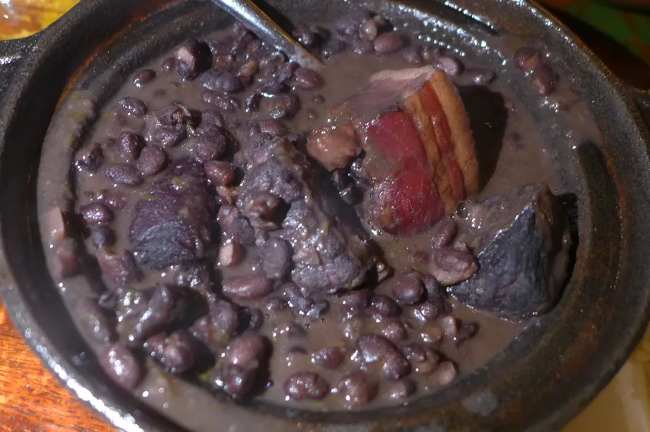 Feijoada ao Mar: tradicional evento retorna ao calendário carnavalesco em Salvador