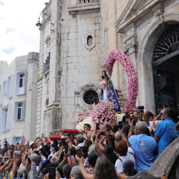 Festa da padroeira da Bahia atrai turistas a Salvador