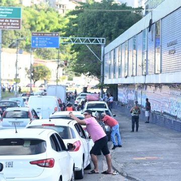 Filas no ferry-boat: espera passa de três horas para embarque em Salvador