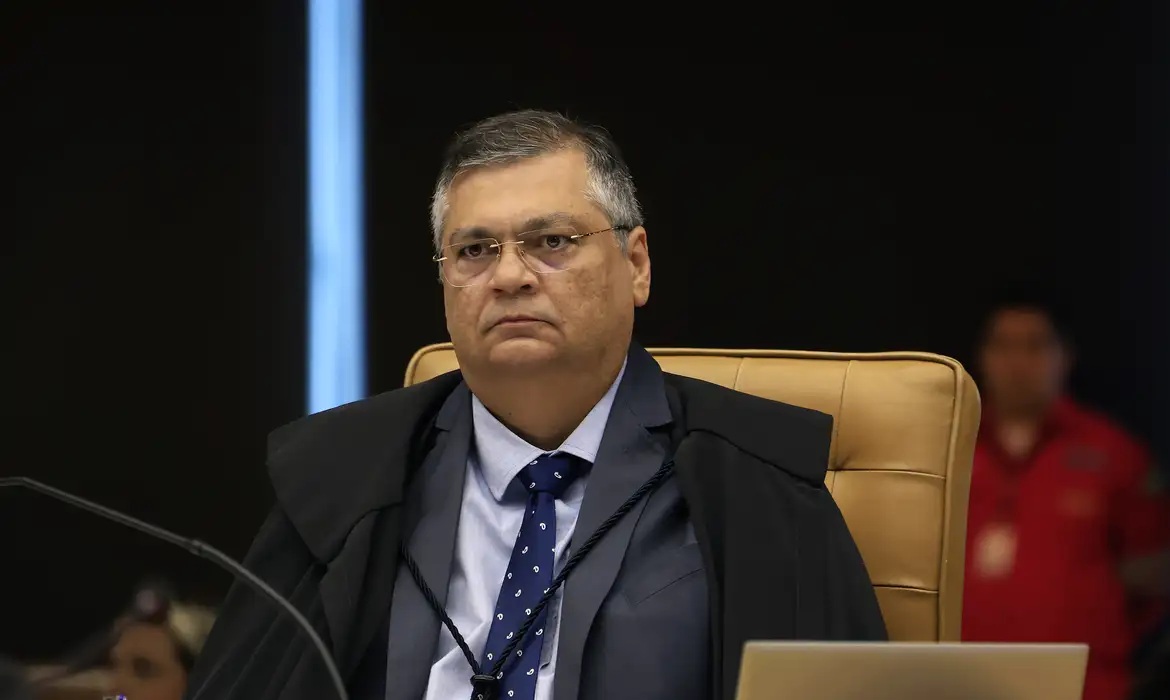 Em voto, Dino cita ‘Ainda estou aqui’ e diz que Lei da Anistia não vale para ocultação de cadáver