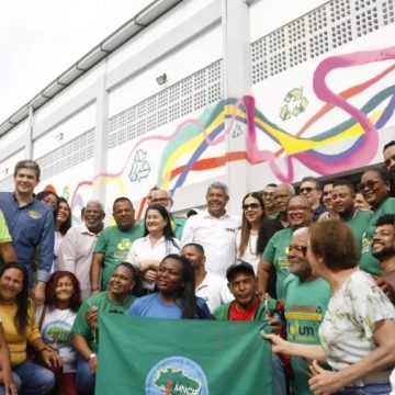 Catadores de material reciclável ganham primeiro galpão de triagem em Salvador