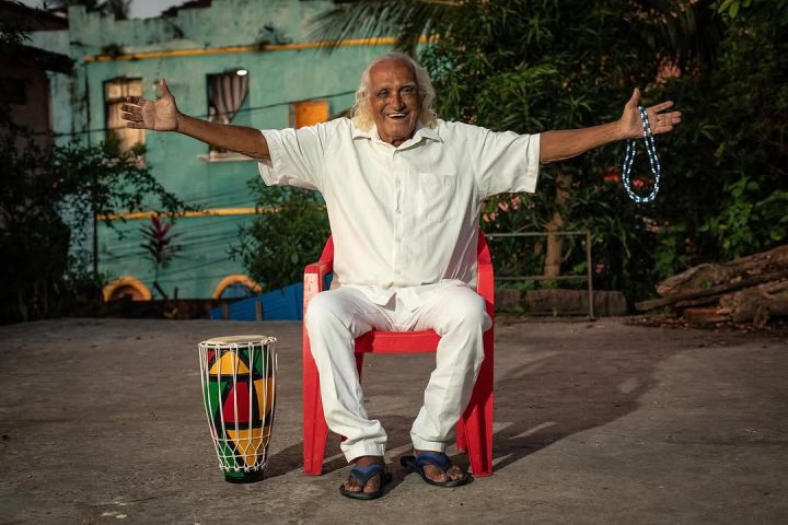Aos 82 anos, Guiga de Ogum, o poeta da Ladeira da Preguiça, lança primeiro álbum da carreira com tributo aos blocos afro e ao samba