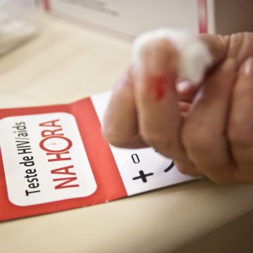 Com tratamento adequado, mais de 90% das pessoas com HIV não transmitem o vírus