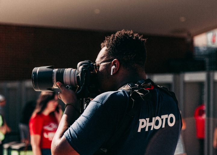 Ifba oferece mais de 200 vagas gratuitas para cursos de agente cultural, fotógrafo e iluminador cênico em Salvador