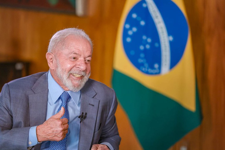 Lula propõe isenção do Imposto de Renda para quem ganha até R$ 5 mil