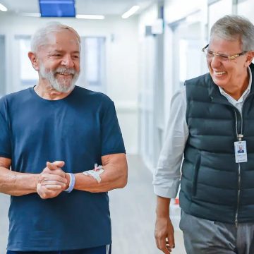 Presidente Lula recebe alta e deixará hospital ainda neste domingo (15)