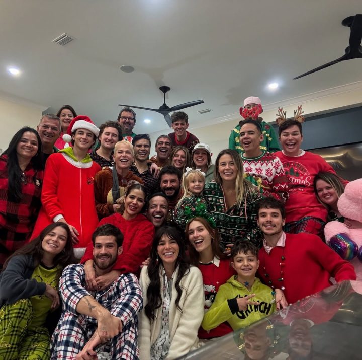 Bruna Marquezine e João Guilherme passam o Natal com Xuxa e Sasha Meneghel