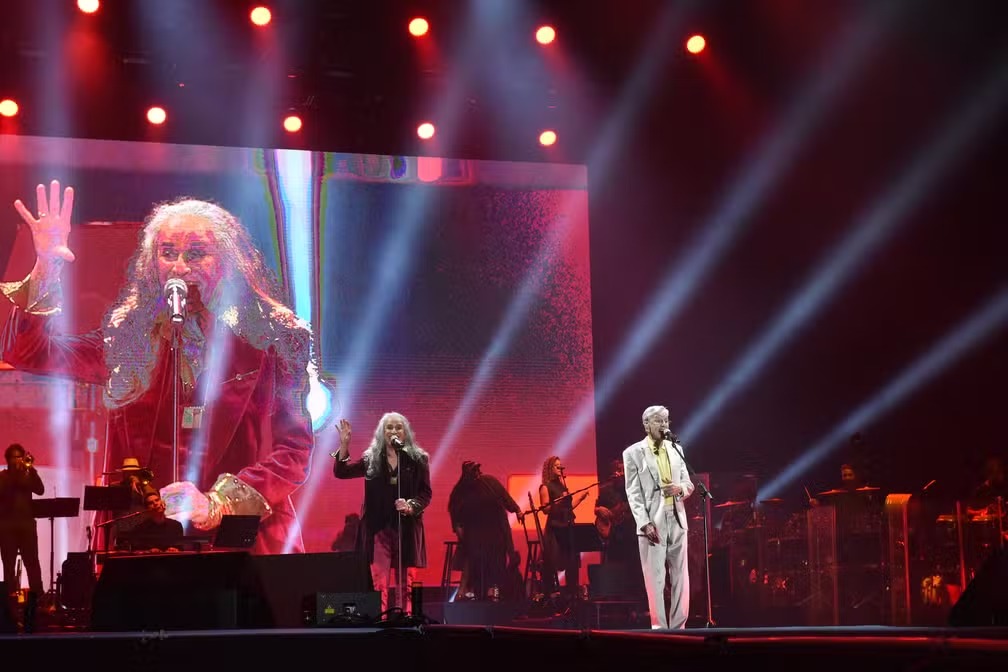 Caetano Veloso e Maria Bethânia se apresentam no réveillon de Copacabana