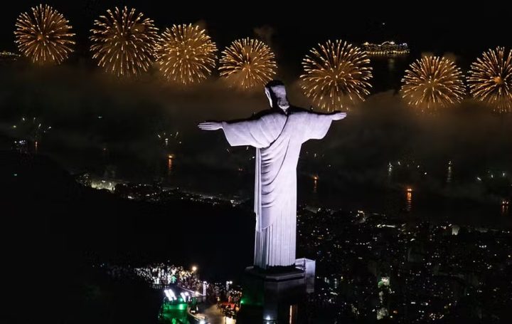 Réveillon no Rio terá treze palcos e shows de Ivete, Anitta, Caetano e Bethânia; confira programação completa