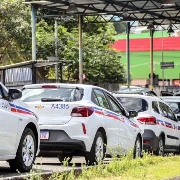 Alta estação faz tarifa da corrida de táxi aumentar em 40% em Salvador