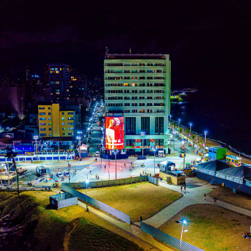 Painel de LED em formato de lata desenvolvido para Carnaval de Salvador ganha troféu prata em premiação