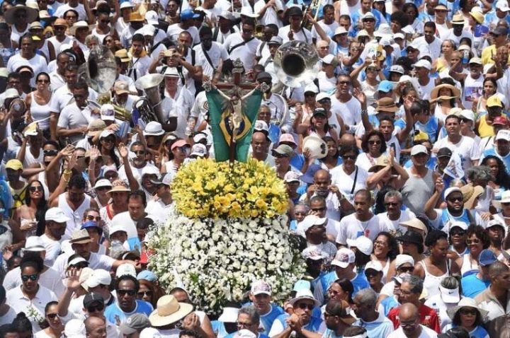 Em Salvador, imagem de Nosso Senhor do Bonfim será transportada em “caravela” 100% elétrica criada por Durval Lélys