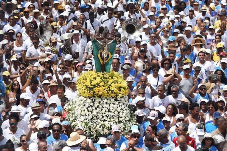 Em Salvador, imagem de Nosso Senhor do Bonfim será transportada em “caravela” 100% elétrica criada por Durval Lélys