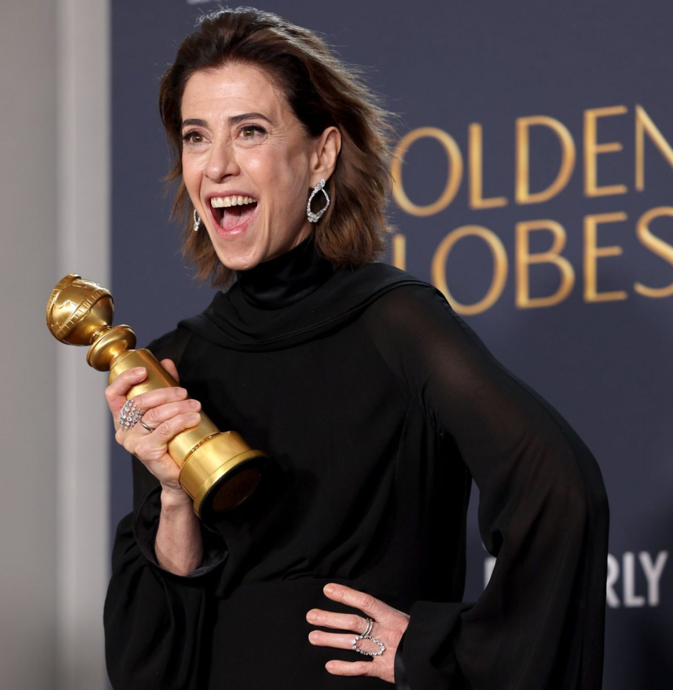 ‘Tô chocada’: Fernanda Torres celebra Globo de Ouro de Melhor Atriz