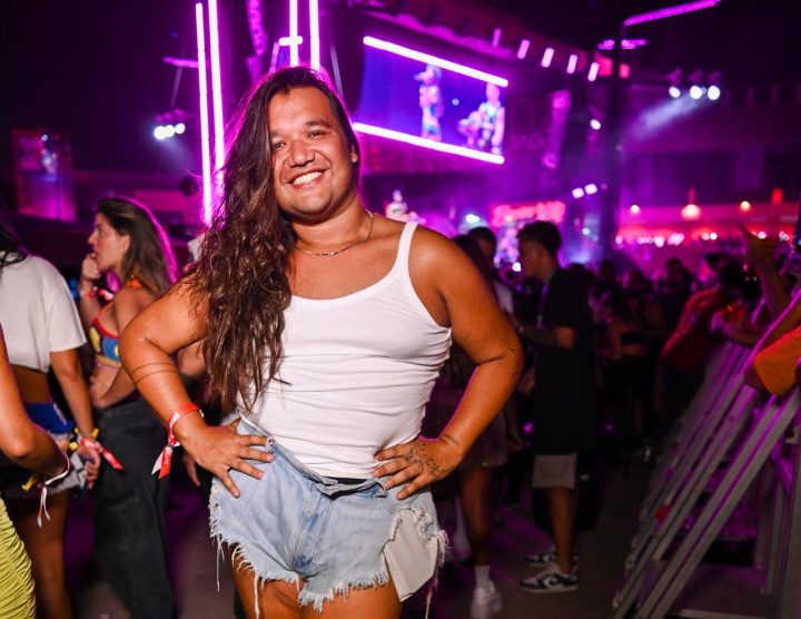 Dudu Barros celebra os 40 anos do Axé em edição temática da ‘Quinta Sem Salto’ em SP; aos detalhes