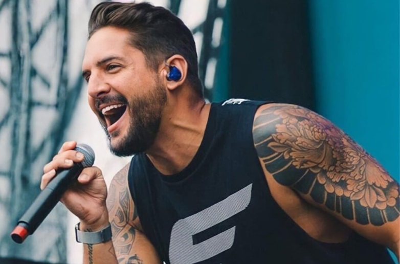 Felipe Pezzoni confirma saída da Banda Eva rumo à carreira solo: ‘Novo capitulo’