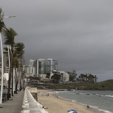 Chuvas fortes deixam 74 cidades da Bahia em alerta, aponta Inmet