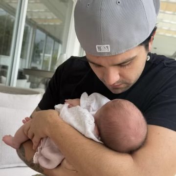 Luan Santana comemora um mês da filha com Jade Magalhães: ‘Presente do Senhor’