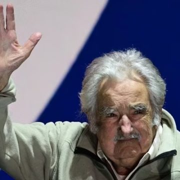 Pepe Mujica revela avanço do câncer e fala em despedida: ‘Não farei mais tratamentos’