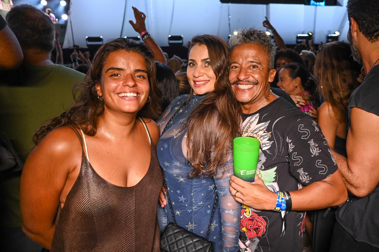 Maria Clara Brito, Camila Vidal e Emerson K