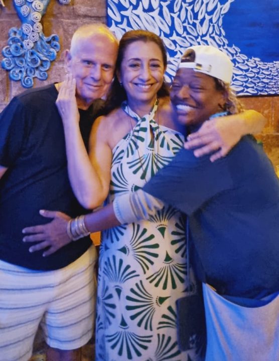 Em Salvador, Mart’nália prestigia show de Jussara Silveira e encontra Caetano