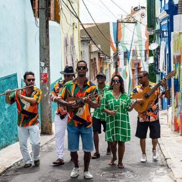 Grupo Botequim comanda roda de samba em clima de Carnaval no Santo Antônio Além do Carmo