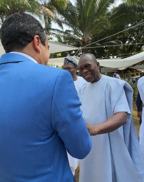 Prefeito Bruno Reis se reúne com presidente do Benin e prestigia apresentação do Balé Folclórico da Bahia no país africano